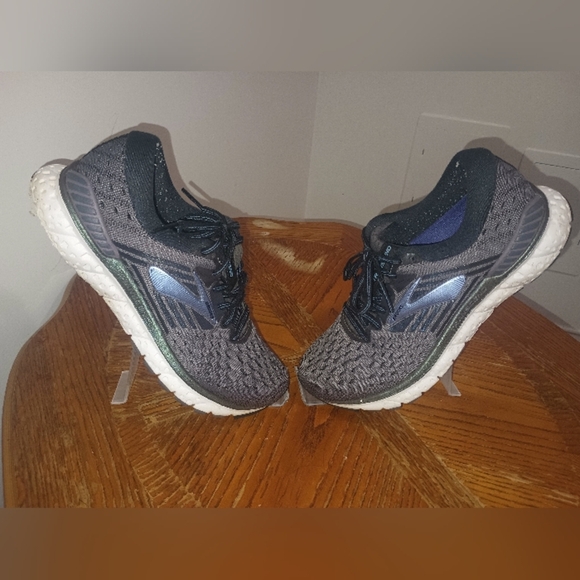 Brooks Black and Gray Running Shoes - Picture 2 of 7